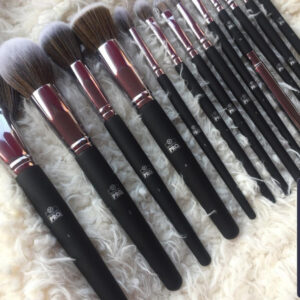 13 Pcs B.H Cosmetics Studio Pro Brush Set Beautiful essential makeup brushes - Image 5