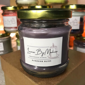 Bakhoor Bliss A Touch of Arabian Luxury ? Handmade Oud & Amber Soy Wax Candle - 100 gram - Image 2