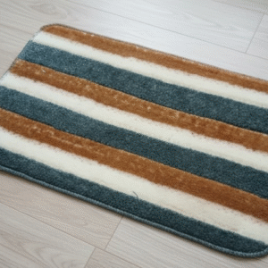 Versatile Absorbent Mat ? 25"x16" Ultra-Soft Microfiber Quick-Dry Mat with Non-Slip Backing for Bathroom, Kitchen, and Living Spaces ( Random Design) - Image 4