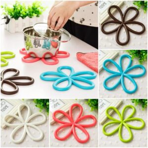 Silicone Flower Hot Pot Mat Stand Heat Resistant Mat For Protect your Dastar khan And Table To Burning (random colors) - Image 3