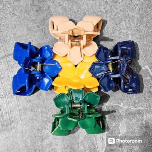Pack Of 5 ) Finest Quality Hair Catchers Random Colors - Image 1