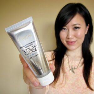 Broad Spectrum SPF 15 BB Cream/Foundation - Image 1