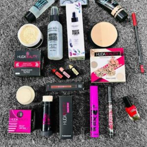 Makeup Deal Pack Of 13 - Image 1