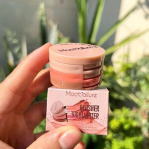 Mocallure 3 in 1 blusher highlighter kit Package Includes: 1 x Blusher Highlighter Kit Product Feature: Glowy, 2 in 1 (Random color) - Image 1