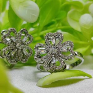 1 Piece Imported Dazzling Dual-Tone Floral Moveable Rings ?? | Luxurious Design Ring | Adjustable Ring | Ring For Girls & Women ? - Image 3