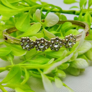 Sparkling Floral Adjustable Bracelet | Best Quality Artificial Bracelet For Girls & Women | Imported Elegance for Every Occasion | Elegant Design - Image 4