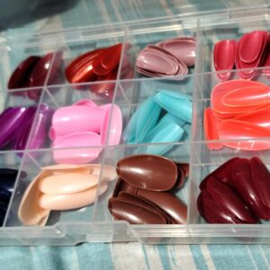 Pack of 144 Artificial Nails Without Nail Glue, Beautiful Fancy Fake Nails (Random color) - Image 2