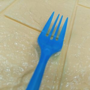 24pcs Imported Disposable Plastic Fork Party Cutlery Fork Birthday Party Tableware for Cake Dessert (Mixed colour) - Image 5