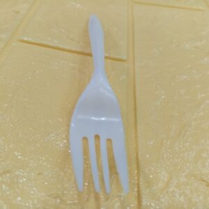 24pcs Imported Disposable Plastic Fork Party Cutlery Fork Birthday Party Tableware for Cake Dessert (Mixed colour) - Image 2