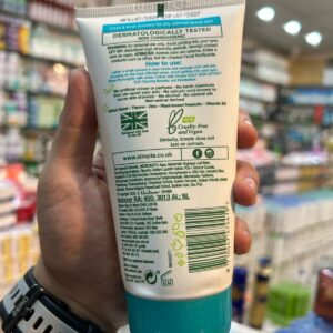 Simple Daily Skin Detox Purifying Gel Facial Wash ? 150ml - Image 1