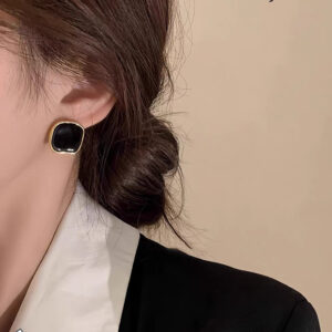 French Square Earrings Elegant Metallic Personalized Irregular Square Earrings Vintage Geometric Studs for Party Gifts Women's Accessories Stylish - Image 1