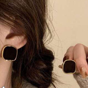 French Square Earrings Elegant Metallic Personalized Irregular Square Earrings Vintage Geometric Studs for Party Gifts Women's Accessories Stylish - Image 2