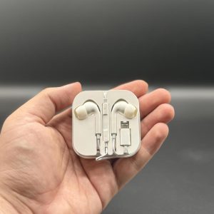 Apple Ear Headphones Wired Earphone for iPhone Microphone Ear Phone - Hands-Free | Handsfree For Mobile Phone - Without Box - Random Color - Image 3